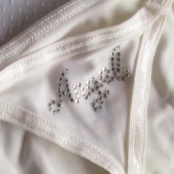 ππ€ VS VERY SEXY DEMI BUSTE β 32D - AND 3 PANTIES INCLUDED - BUNDLE - NWOT - Picture 14 of 16